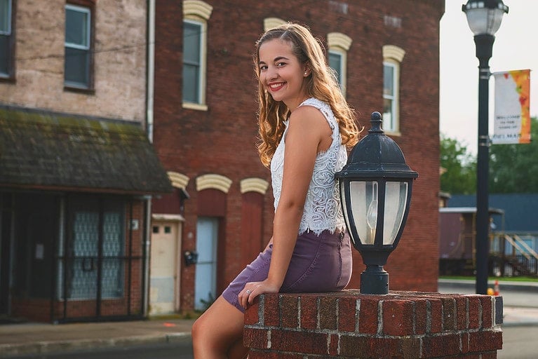 senior picture props: creative ideas for your senior photo session | eric cathell photography